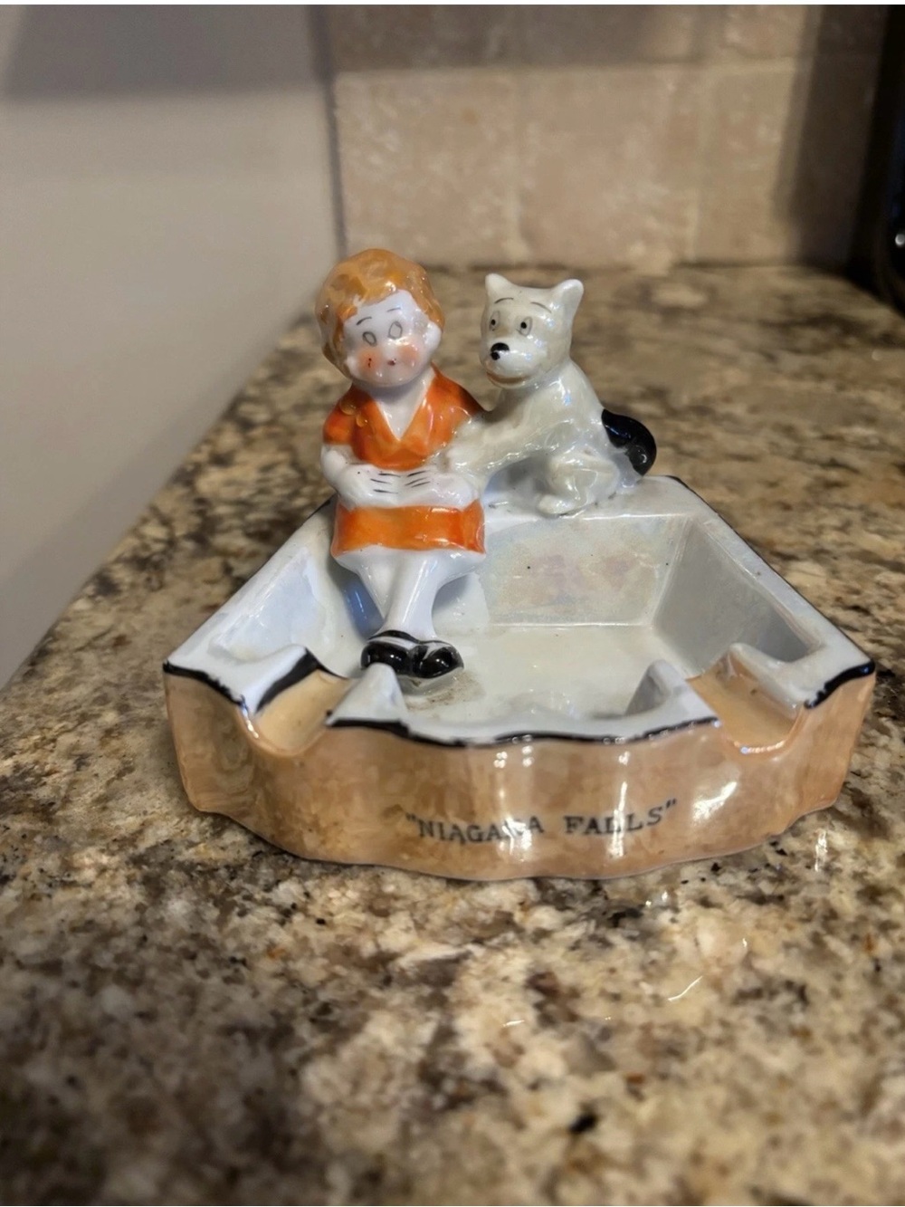 Vintage Niagara Falls Little
Orphan Annie & Sandy Ashtray
Japan